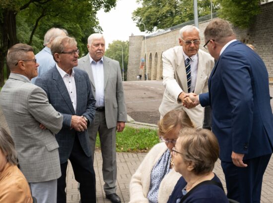 Mälestustseremoonia Toompea jalamil asuva 20. augusti kivi juures