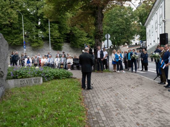 Mälestustseremoonia Toompea jalamil asuva 20. augusti kivi juures