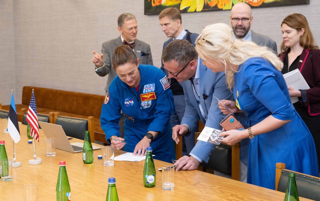 Riigikogu külastas NASA astronanut Nicole Aunapu Mann