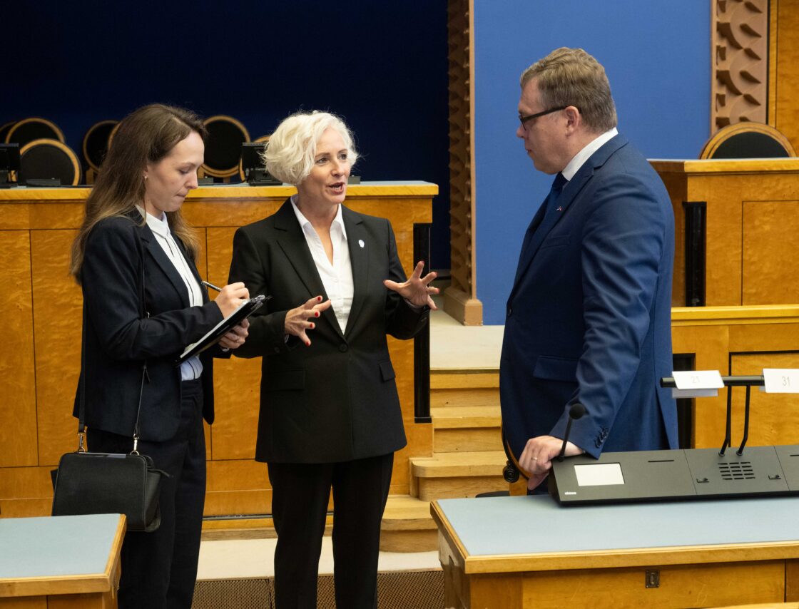 Läti parlamendi esimees Daiga Mieriņa külastas oma esimesel välisvisiidil Eestit ja kohtus Riigikogu esimehe Lauri Hussariga, peaminister Kaja Kallasega ja president Alar Karisega. Samuti külastas Mieriņa NATO Küberkaitsekoostöö Kompetentsikeskust.