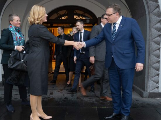 Riigikogu esimehe Lauri Hussari kohutmine Läti peaministri Evika Siliņaga