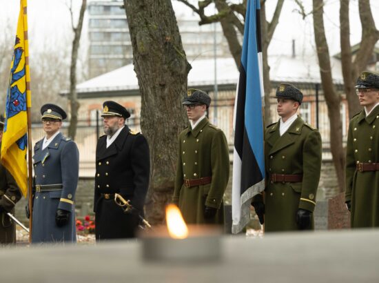 Riigikogu aseesimees Jüri Ratas langenud kaitseväelaste mälestustseremoonial