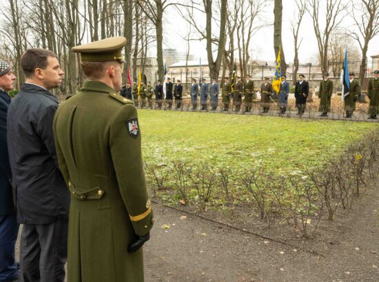 Riigikogu aseesimees Jüri Ratas langenud kaitseväelaste mälestustseremoonial