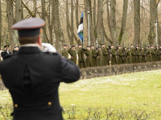 Riigikogu aseesimees Jüri Ratas langenud kaitseväelaste mälestustseremoonial