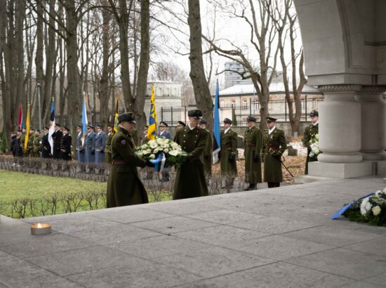 Riigikogu aseesimees Jüri Ratas langenud kaitseväelaste mälestustseremoonial