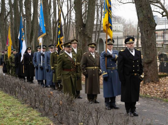 Riigikogu aseesimees Jüri Ratas langenud kaitseväelaste mälestustseremoonial