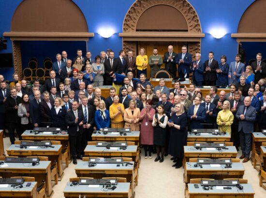 Ukraina president Volodõmõr Zelenskõi koos president Alar Karise, Vabariigi Valitsuse ja Riigikogu liikmetega