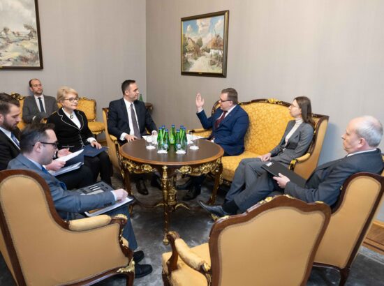 Eestis ametlikul visiidil viibinud Kosovo parlamendi esimees Glauk Konjufca kohtus Riigikogu esimehe Lauri Hussariga.
