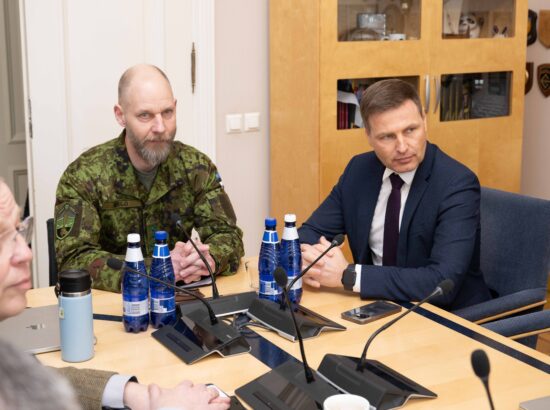 Riigikogu riigikaitsekomisjon otsustas täna üksmeelselt toetada 1. jalaväebrigaadi ülema kolonel Andrus Merilo nimetamist Kaitseväe juhataja ametikohale.