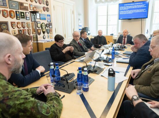 Riigikogu riigikaitsekomisjon otsustas täna üksmeelselt toetada 1. jalaväebrigaadi ülema kolonel Andrus Merilo nimetamist Kaitseväe juhataja ametikohale.