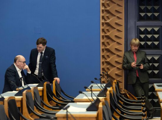 Eesti Konservatiivse Rahvaerakonna fraktsiooni liikmed Martin Helme, Mart Helme ja Rain Epler