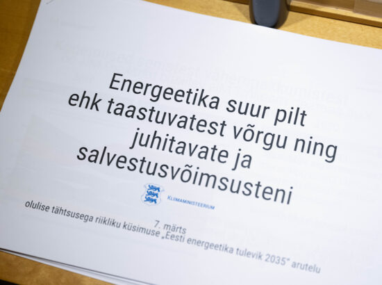 Eesti Reformierakonna fraktsiooni algatatud olulise tähtsusega riikliku küsimuse „Eesti energeetika tulevik 2035“ arutelu.