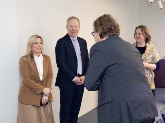 Väliskomisjon pidas väljasõiduistungi Eesti Rahvusvahelise Arengukoostöö Keskuses.