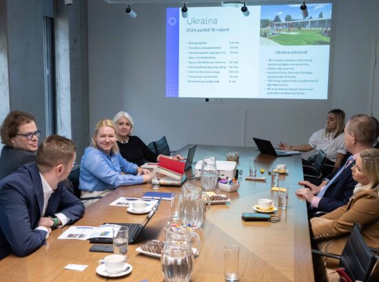 Väliskomisjon pidas väljasõiduistungi Eesti Rahvusvahelise Arengukoostöö Keskuses.