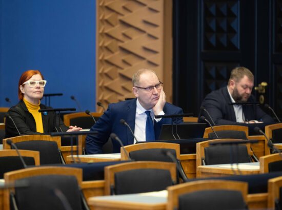 Riigikogu liikmed Signe Kivi, Urmas Kruuse ja Rene Kokk