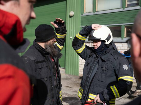 Riigikaitsekomisjon külastas Sisekaitseakadeemia õppekeskust Väike-Maarjas.