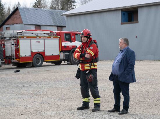 Riigikaitsekomisjon külastas Sisekaitseakadeemia õppekeskust Väike-Maarjas.