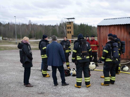 Riigikaitsekomisjon külastas Sisekaitseakadeemia õppekeskust Väike-Maarjas.