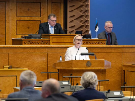 Riigikogu arutas umbusaldusavaldust Kristina Kallasele