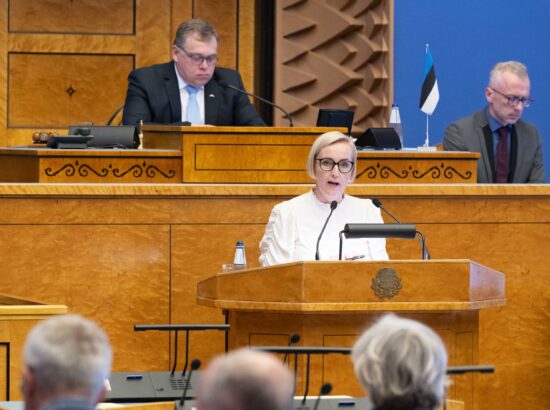 Riigikogu arutas umbusaldusavaldust Kristina Kallasele