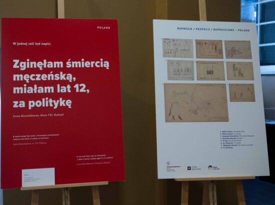 Riigikogu esimees Lauri Hussar avab täna kell 11 Riigikogu hoone vestibüülis Poola ja Ameerika Ühendriikide suursaatkonna korraldatud näituse "Emme, ma ei taha sõda!". Avamisel kõnelevad veel USA suursaadik George Kent ja Ukraina suursaadik Maksõm Kononenko.