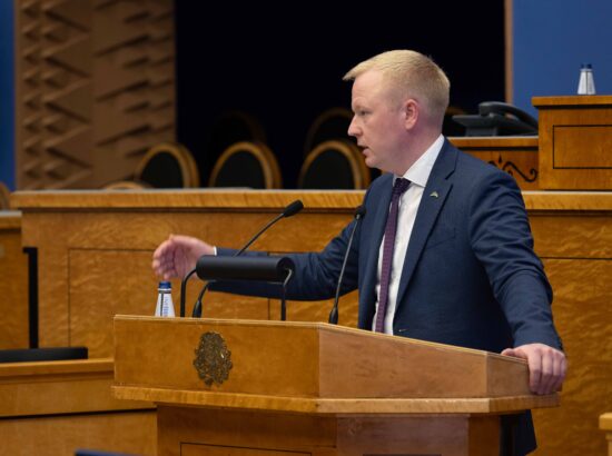 Riigikogu kuulas ära rahandusminister Mart Võrklaeva ettekande riigi pikaajalise arengustrateegia „Eesti 2035“ elluviimisest.