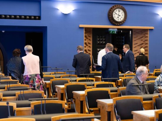 Riigikogus toimus Eesti Konservatiivse Rahvaerakonna fraktsiooni algatatud olulise tähtsusega riikliku küsimuse "E-valimised - oht demokraatiale" arutelu.
