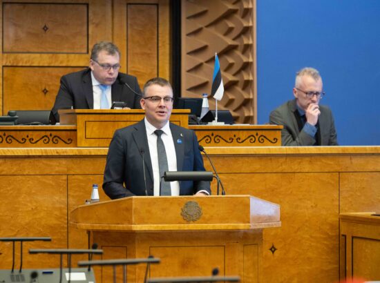 Riigikogu arutas majanduskomisjoni algatatud olulise tähtsusega riiklikku küsimust „Kuidas tõsta tootlikkust Eesti majanduses?“. Ettekandega esines kaitsetööstusettevõtte DefSecIntel Solutions asutaja ja juht Jaanus Tamm.