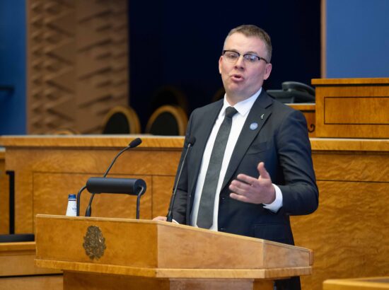 Riigikogu arutas majanduskomisjoni algatatud olulise tähtsusega riiklikku küsimust „Kuidas tõsta tootlikkust Eesti majanduses?“. Ettekandega esines kaitsetööstusettevõtte DefSecIntel Solutions asutaja ja juht Jaanus Tamm.