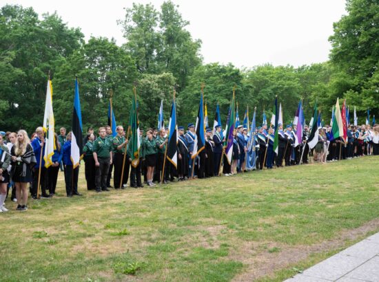 4. juuni 2024 täitus 140 aastat sinimustvalge lipu pühitsemisest. Toompeal toimus pidulik lipupäeva tähistamine. Hommikul kell 7 heisati Pika Hermanni torni Eesti lipp, kõnedega esinesid Riigikogu esimees Lauri Hussar ja Eesti Lipu Seltsi esimees Jüri Trei. Õnnistussõnad ütles Eesti Evangeelse Luterliku Kiriku peapiiskop Urmas Viilma. Kuberneri aeda olid 4. juuni hommikul üles rivistatud vahipataljoni, kaitseliidu, naiskodukaitse, noorkotkaste, kodutütarde, skautide, gaidide, koolide ning akadeemiliste ja isamaaliste ühenduste liputoimkonnad. Mängis Tallinna Politseiorkester ja laulsid Eesti Naislaulu Seltsi ning koolide koorid.