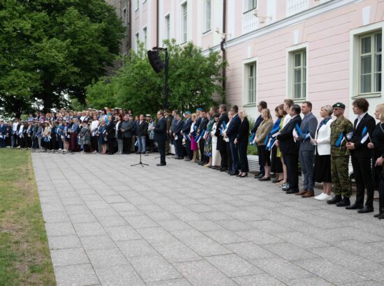 4. juuni 2024 täitus 140 aastat sinimustvalge lipu pühitsemisest. Toompeal toimus pidulik lipupäeva tähistamine. Hommikul kell 7 heisati Pika Hermanni torni Eesti lipp, kõnedega esinesid Riigikogu esimees Lauri Hussar ja Eesti Lipu Seltsi esimees Jüri Trei. Õnnistussõnad ütles Eesti Evangeelse Luterliku Kiriku peapiiskop Urmas Viilma. Kuberneri aeda olid 4. juuni hommikul üles rivistatud vahipataljoni, kaitseliidu, naiskodukaitse, noorkotkaste, kodutütarde, skautide, gaidide, koolide ning akadeemiliste ja isamaaliste ühenduste liputoimkonnad. Mängis Tallinna Politseiorkester ja laulsid Eesti Naislaulu Seltsi ning koolide koorid.