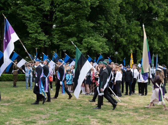 4. juuni 2024 täitus 140 aastat sinimustvalge lipu pühitsemisest. Toompeal toimus pidulik lipupäeva tähistamine. Hommikul kell 7 heisati Pika Hermanni torni Eesti lipp, kõnedega esinesid Riigikogu esimees Lauri Hussar ja Eesti Lipu Seltsi esimees Jüri Trei. Õnnistussõnad ütles Eesti Evangeelse Luterliku Kiriku peapiiskop Urmas Viilma. Kuberneri aeda olid 4. juuni hommikul üles rivistatud vahipataljoni, kaitseliidu, naiskodukaitse, noorkotkaste, kodutütarde, skautide, gaidide, koolide ning akadeemiliste ja isamaaliste ühenduste liputoimkonnad. Mängis Tallinna Politseiorkester ja laulsid Eesti Naislaulu Seltsi ning koolide koorid.