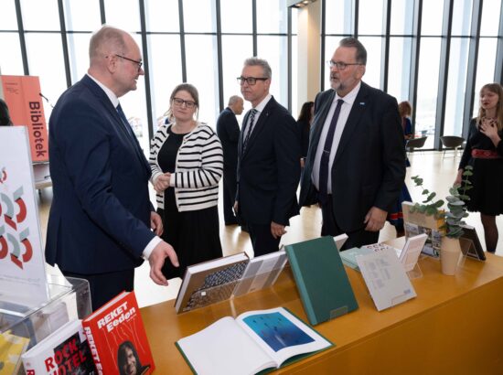 Euroopa kultuuripealinnaks valitud Bodøs Eesti kauneimate raamatute näituse avamine.