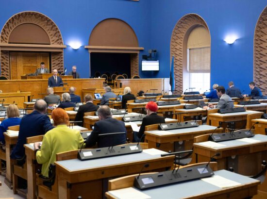 Täiskogu istung, ettekandega esineb Eesti Panga president Madis Müller.