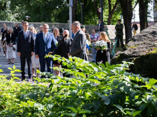 Mälestustseremoonia 20. augusti kivi juures.