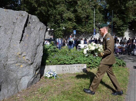 Mälestustseremoonia 20. augusti kivi juures.