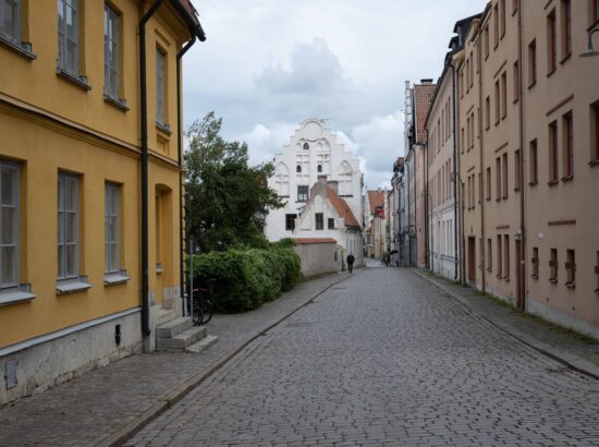 Riigikogu esimees Lauri Hussar viibib Balti riikide parlamentide juhtide ühisel visiidil Gotlandil, et osaleda suurpõgenemise 80. aastapäeva üritustel. Kohtumine Gotlandi maavanema Anders Flankinguga.