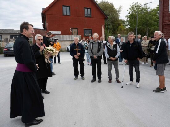 Pärgade asetamise tseremoonia Slites.