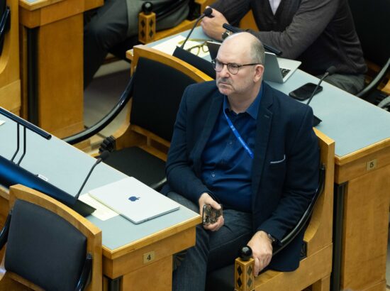 Riigikogu kuulas ära õiguskantsler Ülle Madise ülevaate õigustloovate aktide kooskõlast põhiseadusega ja muude õiguskantslerile seadusega pandud ülesannete täitmisest.