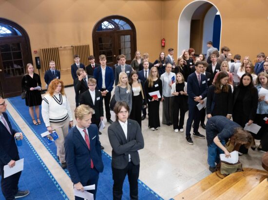 Koolinoored langetavad Riigikogus Euroopa Parlamendi liikmetena matkimismängus otsuseid.