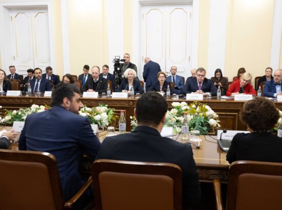 Riigikogu esimees Lauri Hussar osaleb Põhja- ja Baltimaade parlamendijuhtide ühisvisiidil Armeeniasse. Kohtumine Armeenia parlamendi väliskomisjoni ja Euroopa integratsiooni komisjoniga.