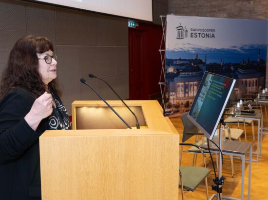 Arhitektuuriajaloo doktor, professor Karin Hallas-Murula