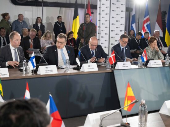 Riigikogu esimees Lauri Hussar osales ka mälestustseremooniale järgnenud Butša tippkohtumisel.