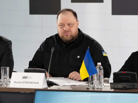 Riigikogu esimees Lauri Hussar osales ka mälestustseremooniale järgnenud Butša tippkohtumisel.