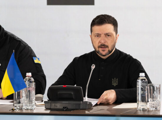 Riigikogu esimees Lauri Hussar osales ka mälestustseremooniale järgnenud Butša tippkohtumisel.