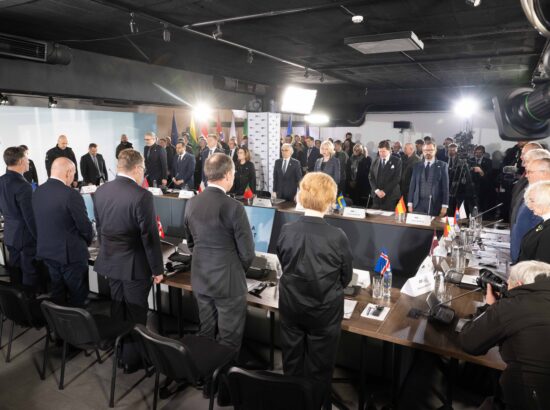 Riigikogu esimees Lauri Hussar osales ka mälestustseremooniale järgnenud Butša tippkohtumisel.