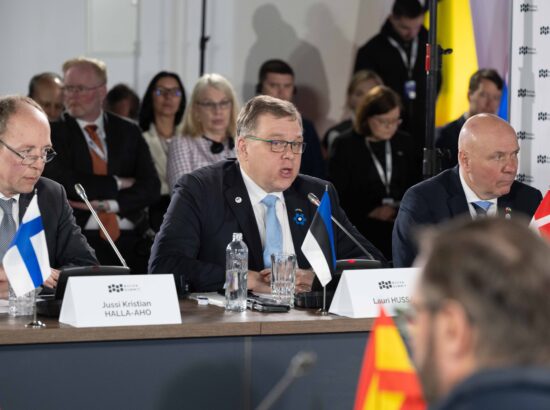 Riigikogu esimees Lauri Hussar osales ka mälestustseremooniale järgnenud Butša tippkohtumisel.