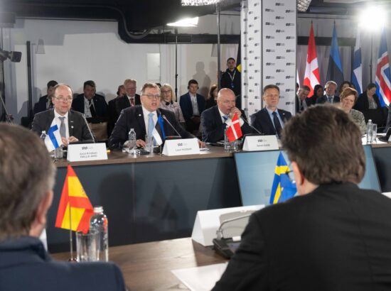 Riigikogu esimees Lauri Hussar osales ka mälestustseremooniale järgnenud Butša tippkohtumisel.