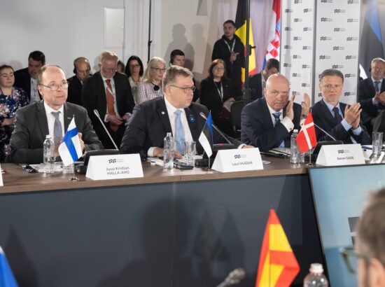 Riigikogu esimees Lauri Hussar osales ka mälestustseremooniale järgnenud Butša tippkohtumisel.