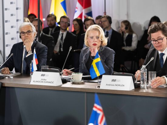 Riigikogu esimees Lauri Hussar osales ka mälestustseremooniale järgnenud Butša tippkohtumisel.